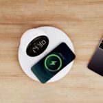 WIWU WI-W017 15W Wireless Charger with Digital Alarm Clock