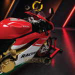 TY Models Speed Motorcycle red racing tank movable handle windscreen and cockpit close-up
